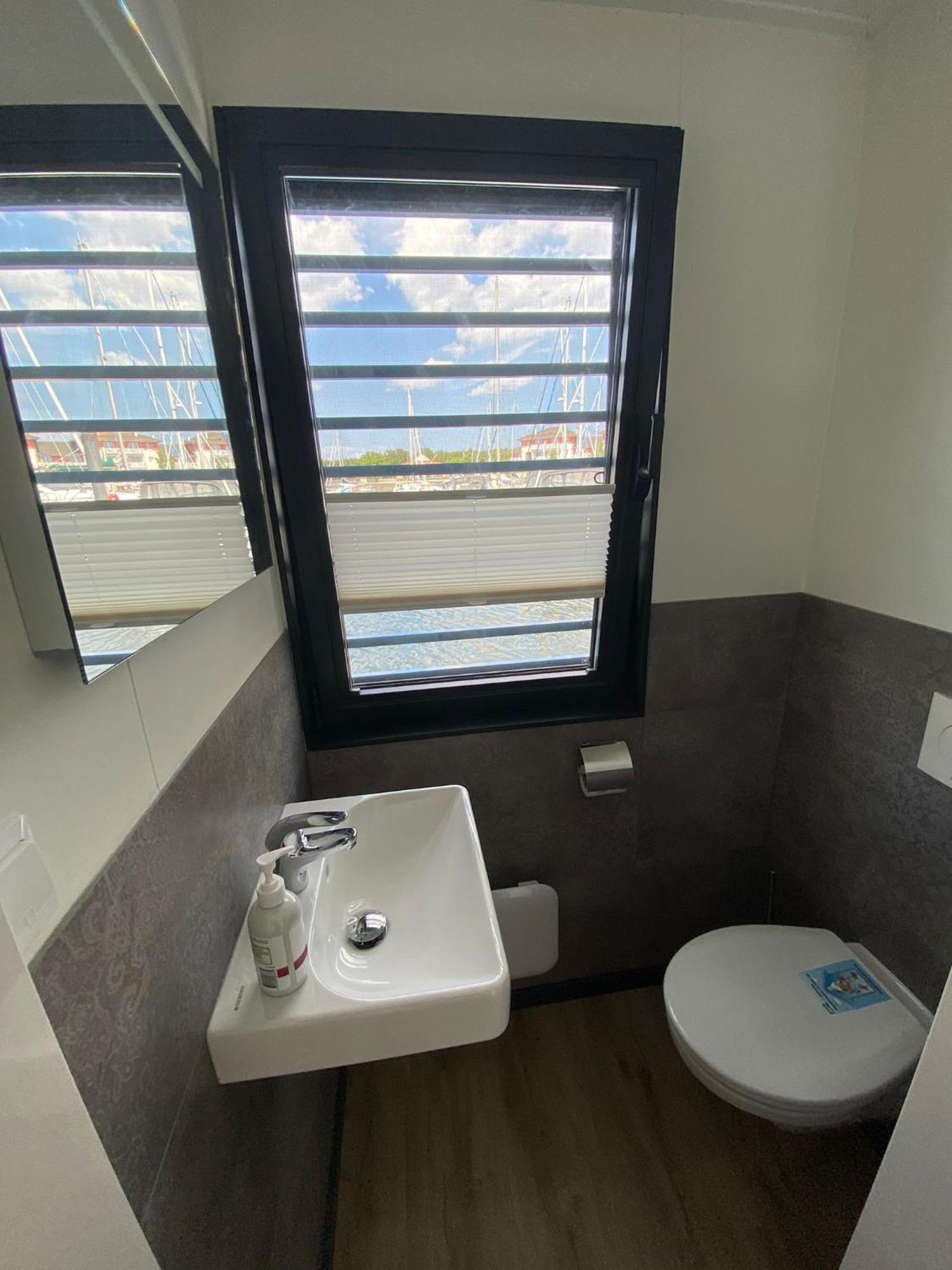Urlaub Auf Dem Wasser Mit Einmaligen Ausblick - Well Hausboote Boltenhagen 10 Extérieur photo