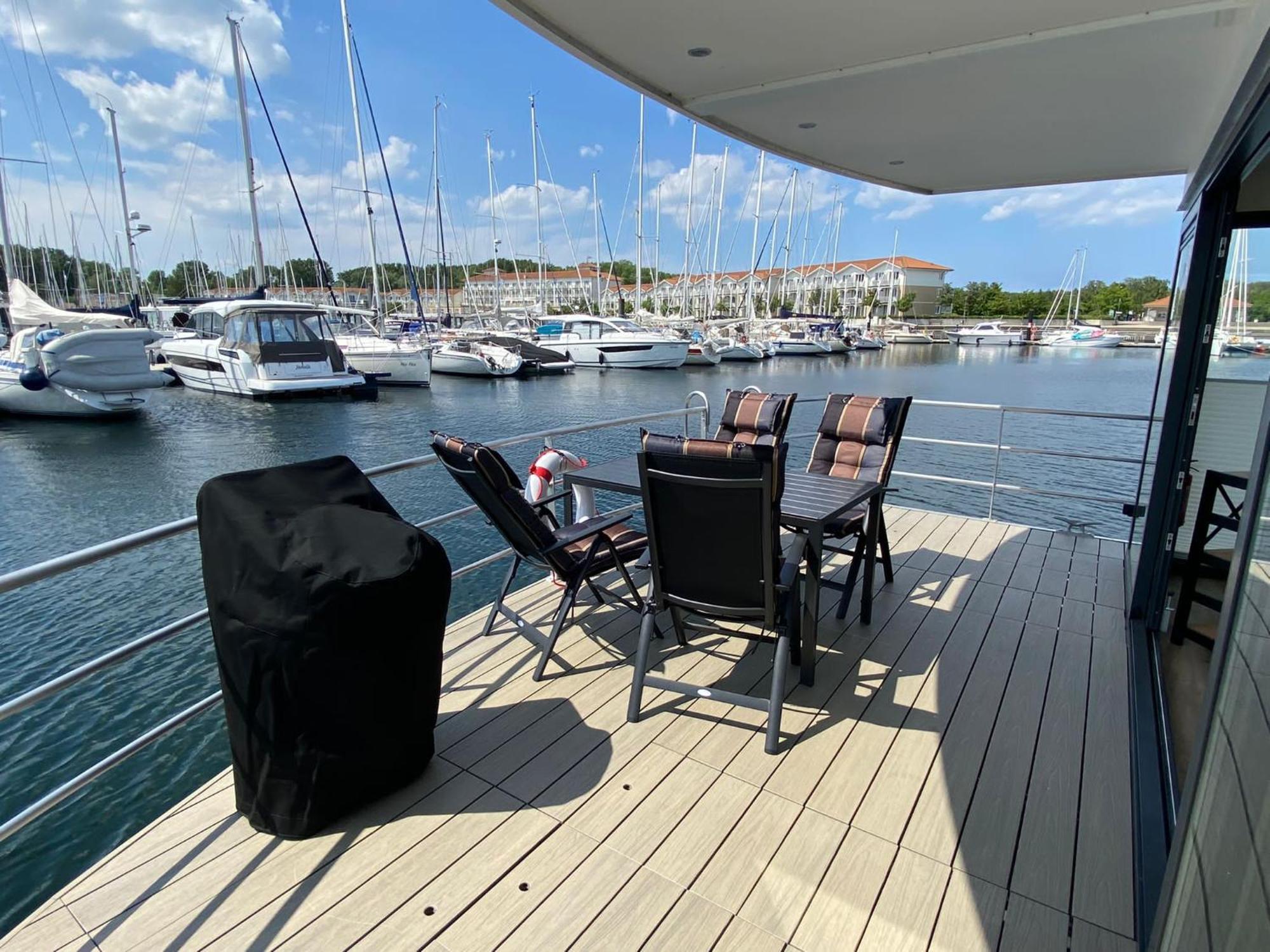 Urlaub Auf Dem Wasser Mit Einmaligen Ausblick - Well Hausboote Boltenhagen 10 Extérieur photo